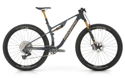 megamo track race axs 2025