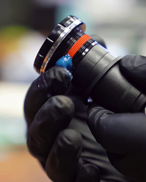 tube de graisse d'assemblage peaty's 400g